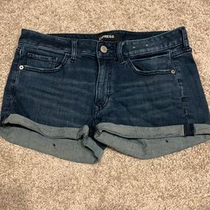 Express relaxed low rise shortie